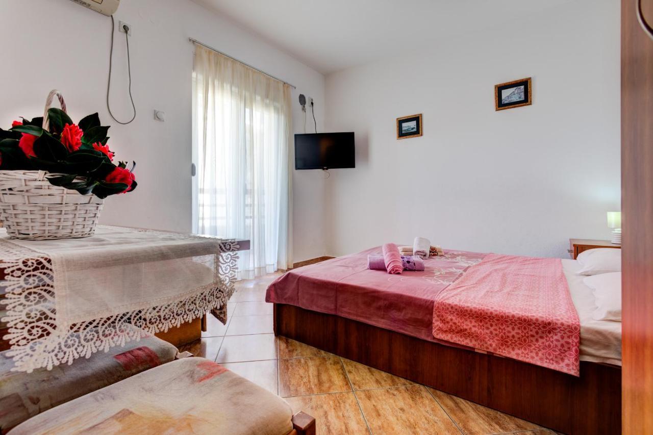 Villa Savovic Petrovac Eksteriør billede